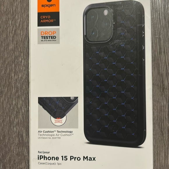 iPhone 15 case - Picture 1 of 3